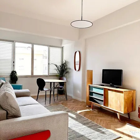 2 Bedroom In Sao Joao Da Caparica דירה *